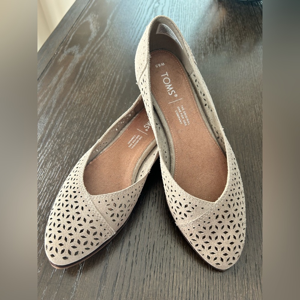Toms Jutti Neat Flat, size 6.5, Taupe
